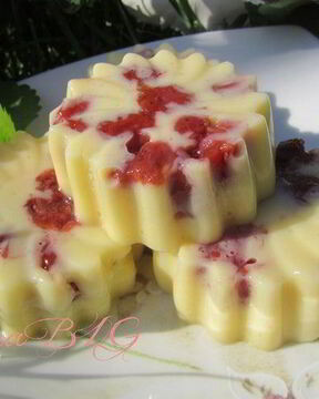 Десерт Заварное облачко с вишней