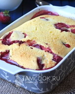 Клафути с клубникой