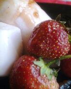 Клубничная панна котта с соусом