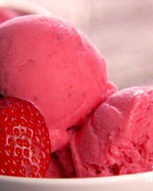 Клубничный замороженный йогурт