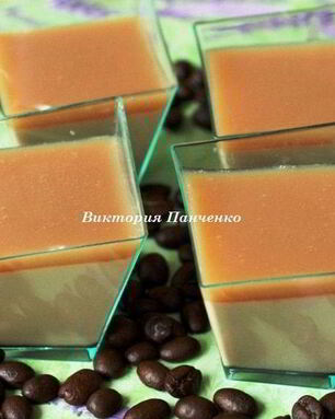 Кофейно-ромовая панна котта с соусом Тоффи