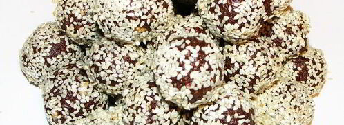 конфетки из чернослива, грецких орехов и шоколада. Шаг 2