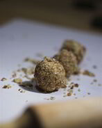 Конфеты из фундука и сухофруктов