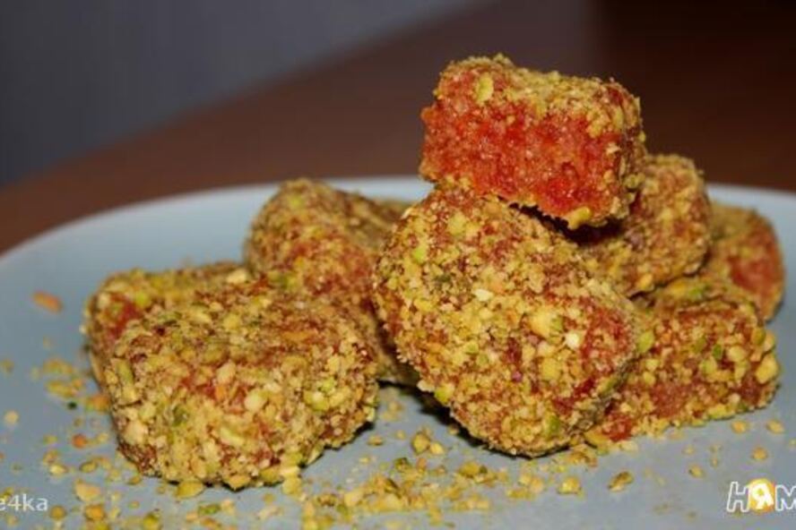 Рецепт конфеты из сушеного кизила с миндалем