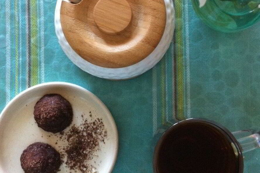 Рецепт полезные конфеты из фиников и бананов