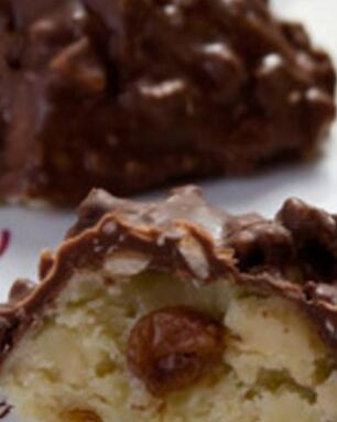 Шоколадные конфеты с фундуком