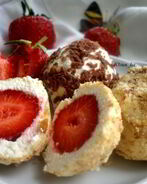 Творожные конфеты с клубникой