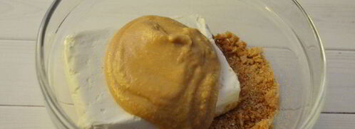 творожные конфеты с кокосом и арахисовой пастой. Шаг 3