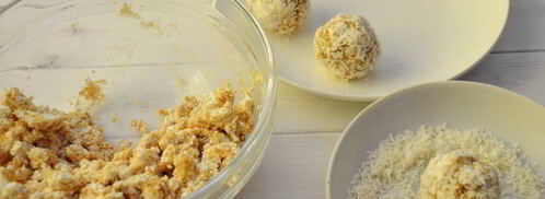 творожные конфеты с кокосом и арахисовой пастой. Шаг 4