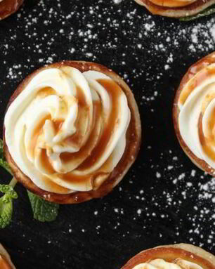 Банановые блинчики с кремом и карамелью