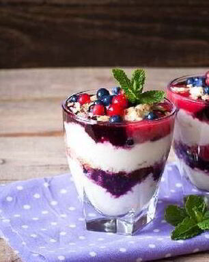 Крем из черники с ванильным соусом