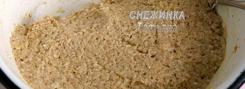 рулет из овсяных хлопьев с творожно-малиновой начинкой и кремом. Шаг 5