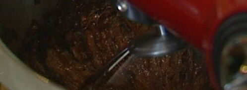 шоколадный рулет с малиновым кремом. Шаг 5