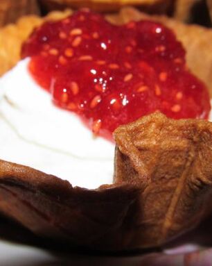 Вафельные корзинки с творожно-сливочным кремом