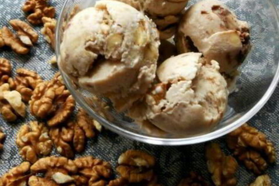 Рецепт банановое мороженое с шоколадом и грецким орехом