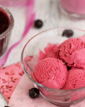 Черносмородиновое мороженое