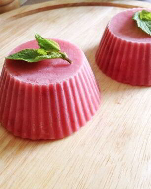 Клубнично-ревеневое мороженое