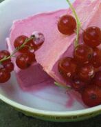 Мороженое из красной смородины