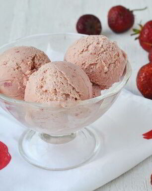 Мороженое Клубника и бальзамик