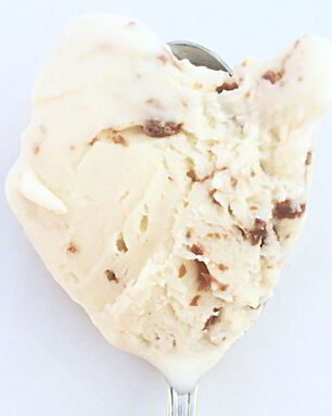 Мороженое с бейлисом, бренди и крошкой молочного шоколада