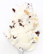 Мороженое с рикоттой, фисташками, шоколадом и засахаренной цедрой