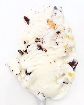 Мороженое с рикоттой, фисташками, шоколадом и засахаренной цедрой