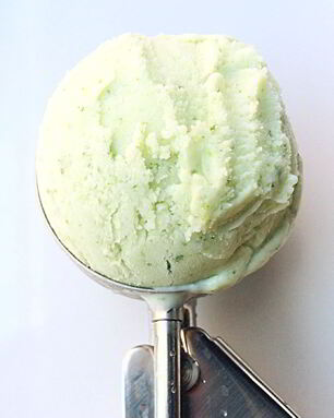 Мороженое с тархуном и оливковым маслом