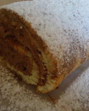 Миндальный рулет с шоколадным муссом