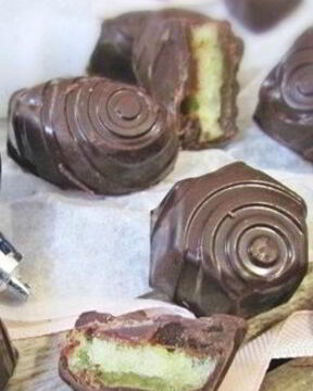 Шоколадные конфеты с персиковым муссом