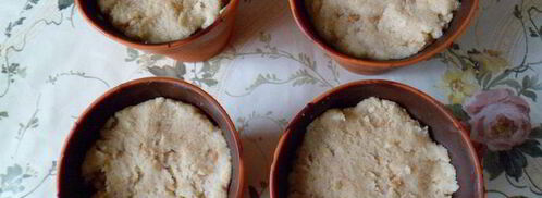 шоколадные стаканчики с черничным муссом и бисквитом. Шаг 10