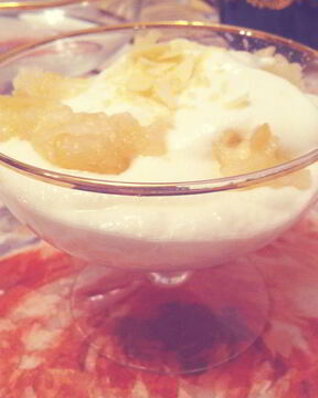 Творожный мусс с яблочным пюре