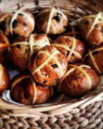 Английские пасхальные булочки