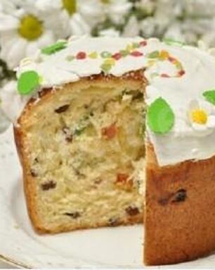Кулич с изюмом и цукатами
