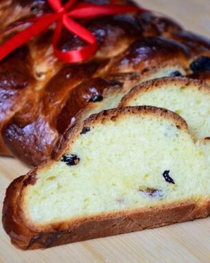 Пасхальная булка с изюмом