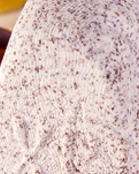 Пасхальные куличи, творожная пасха с тертым шоколадом и крашеные яйца