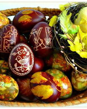 Яйца варенные в луковой шелухе