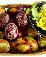 Яйца варенные в луковой шелухе