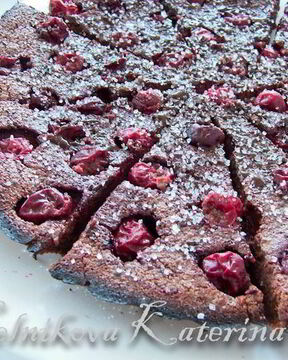 Шоколадный клафути с вишней