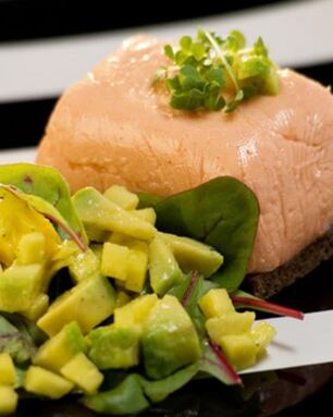 Суфле из лосося с цитрусовым салатом