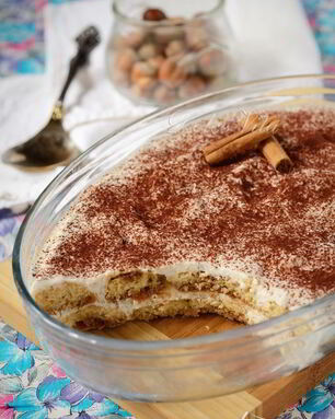 Тирамису с рикоттой, орехами и корицей