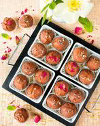 Трюфели из молочного шоколада с лавандой и медом