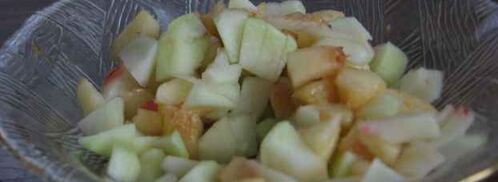 эгроль с персиками и шоколадным соусом. Шаг 3