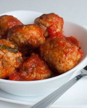 Фрикадельки говяжьи в томатном соусе