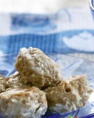 Фрикадельки в сметанном соусе