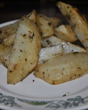 Картофель по-деревенски с итальянскими травами