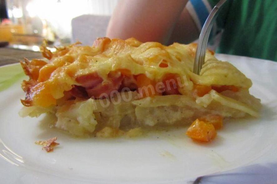 Рецепт картофель с сосиской в духовке