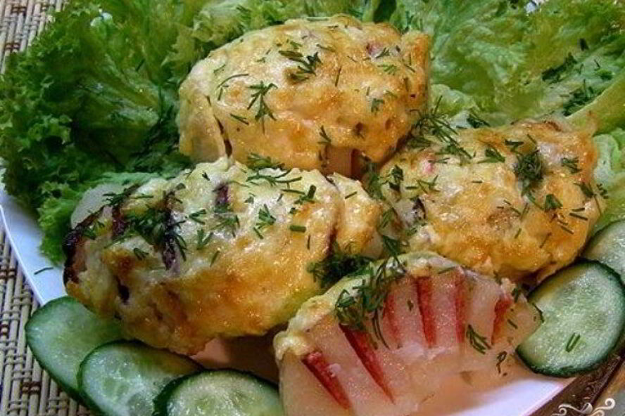 Рецепт картошки с колбасоя и сырома в духовке