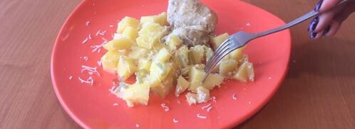 картошка с куриными окорочками в сливках в мультиварке. Шаг 4