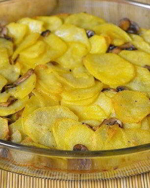 Постный картофель с шампиньонами в духовке