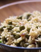 Рис с зеленым горошком и миндалем